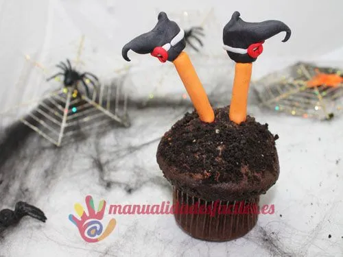 Cupcakes bruja para Halloween | Manualidades faciles