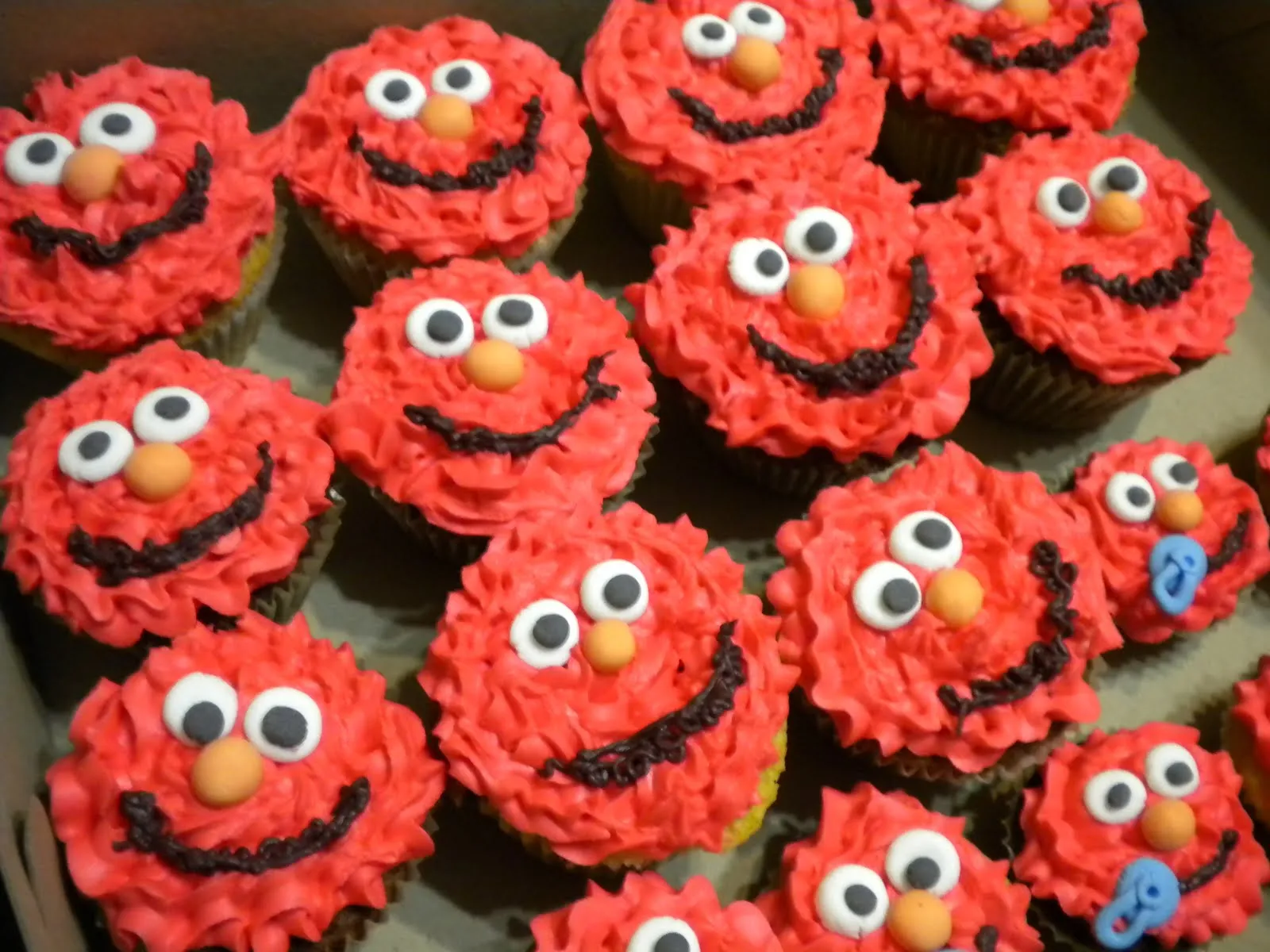  ... Cupcakes -* En Bs. As. Zona Sur!: Cupcakes de Elmo & Baby Elmo