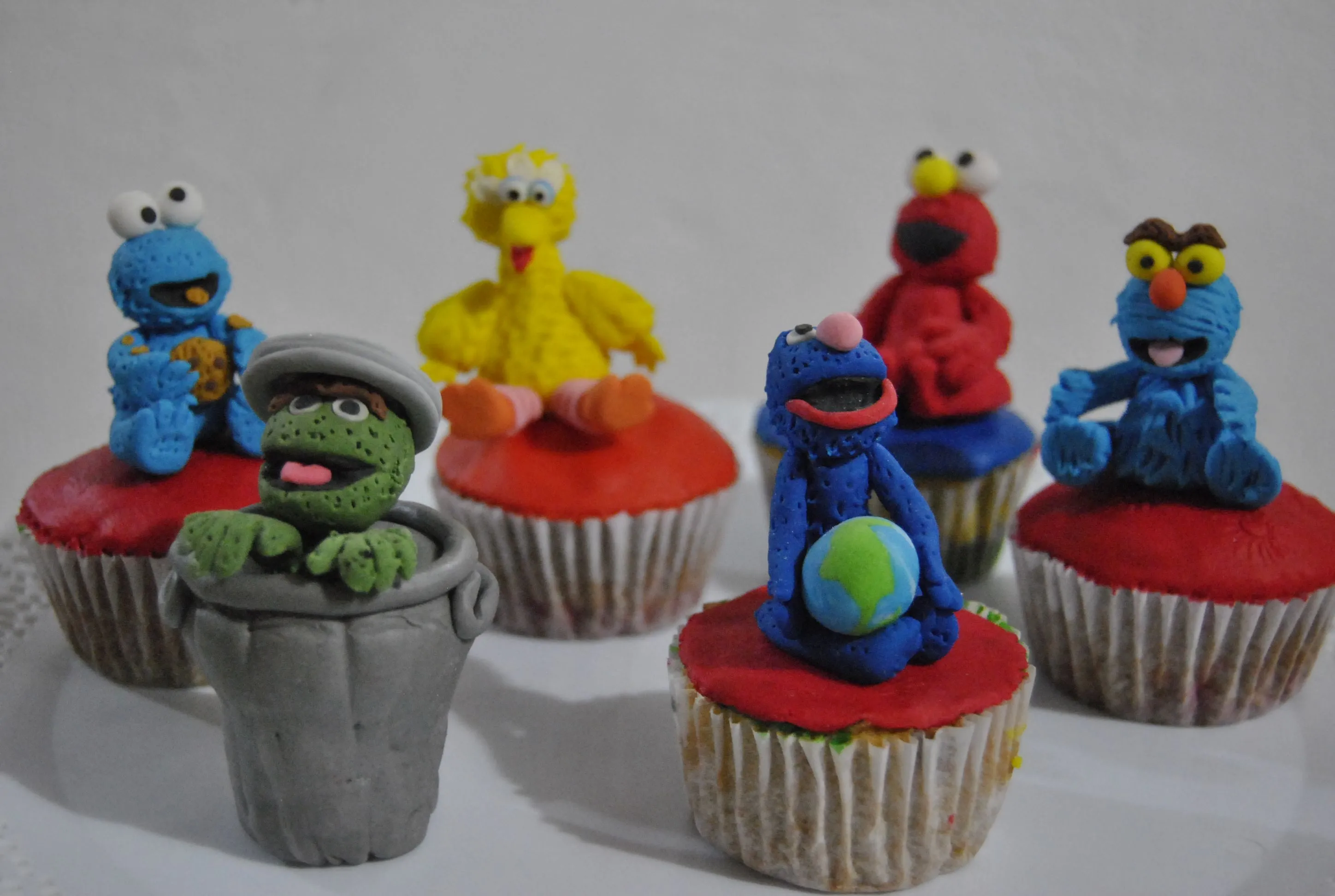 CUPCAKES DE PLAZA SESAMO…. SESAME STREET CUPCAKES !!! | Dulce Arte ...