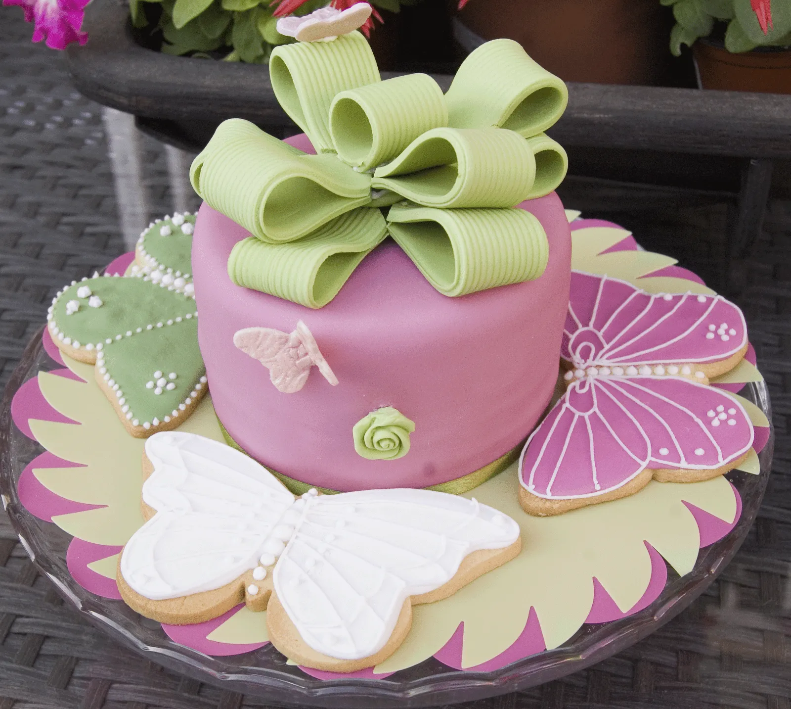 Curso de tartas decoradas con fondant y galletas mariposa | Ara ...