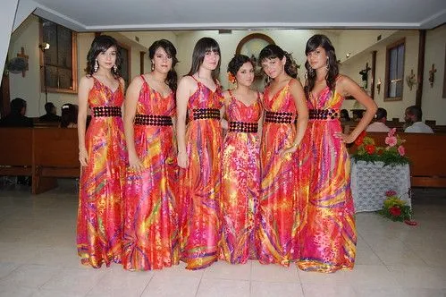 Las damas de la quinceañera en la iglesia. | Flickr - Photo Sharing!