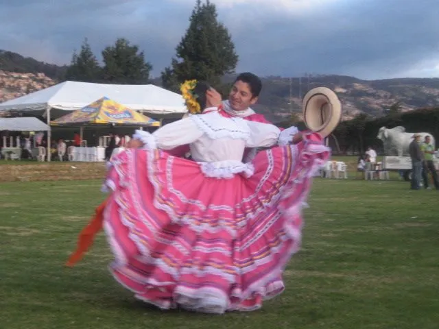 Danzas Folcloricas | CULTURA TOLIMENSE