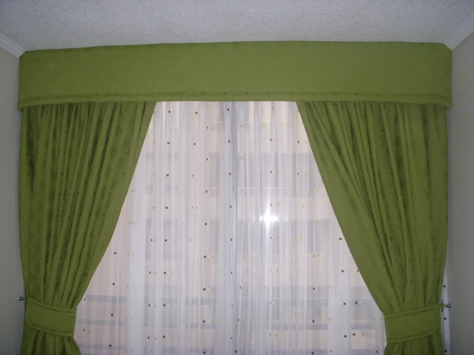 Decochic Design: Cortinas en tela verde