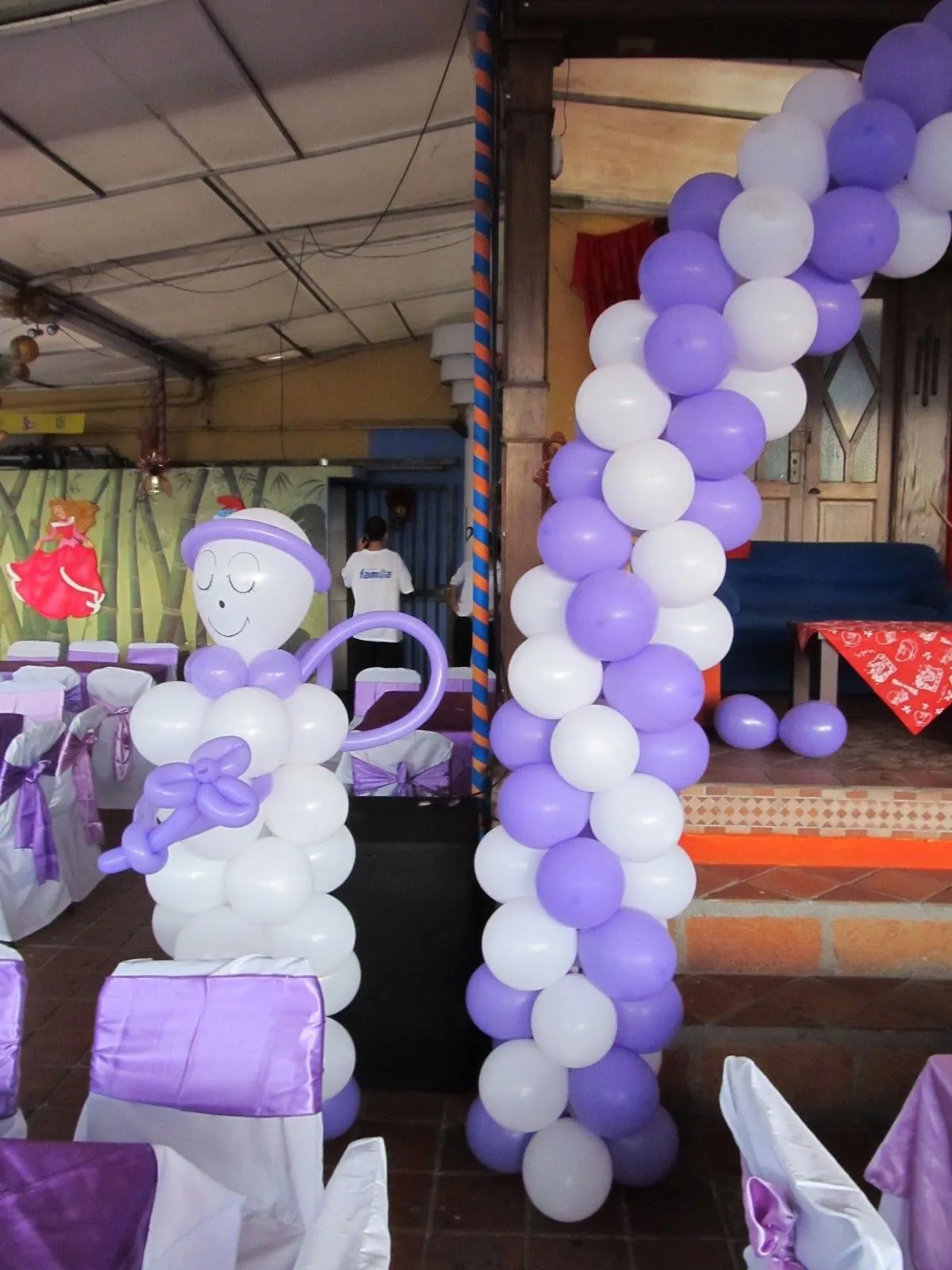 DECORACION ANGELES CON GLOBOS PRIMERA COMUNION |Revoltosos ...