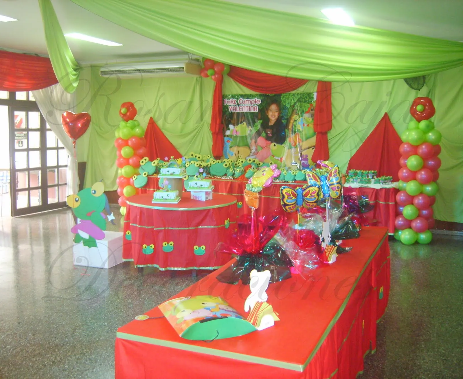 Decoración de fiestas: Circulo del Ejército: Sapo PEPE