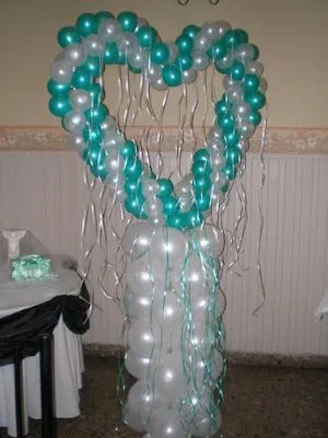 DECORACION CON GLOBOS CORAZON 3D - Imagui