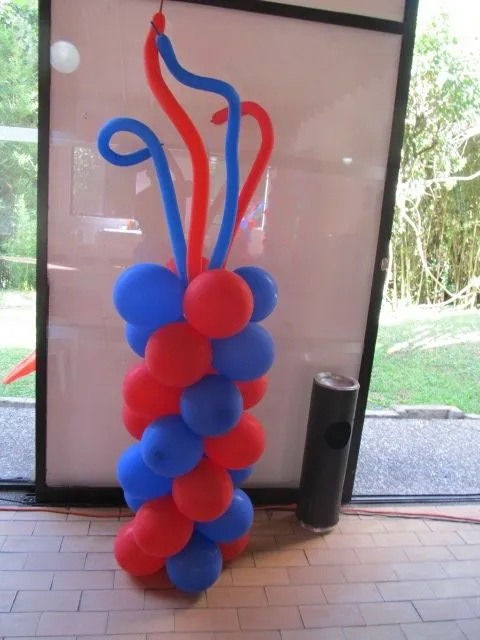 DECORACION CON GLOBOS DEL HOMBRE ARAÑA | Decoracion fiestas ...