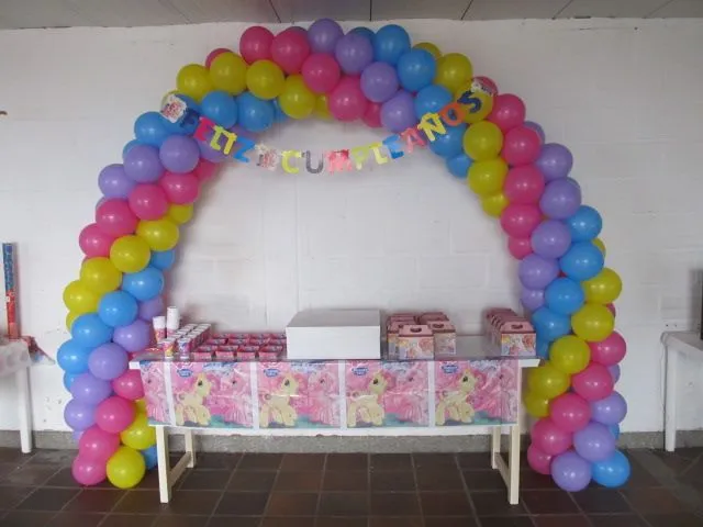 DECORACION CON GLOBOS MY LITTLE PONY - PEQUEÑO PONY | Fiestas ...