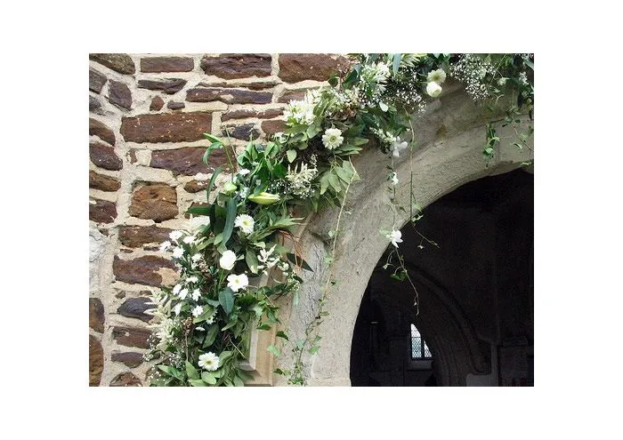 Decoración de iglesias en Madrid, para bodas, bautizos y comuniones.