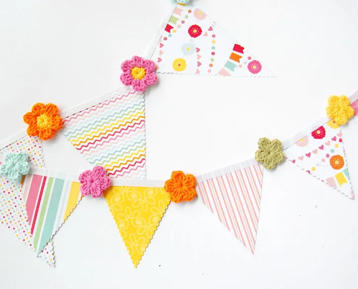 la decoración de mis mesas: DIY: Banderín de papel y crochet.