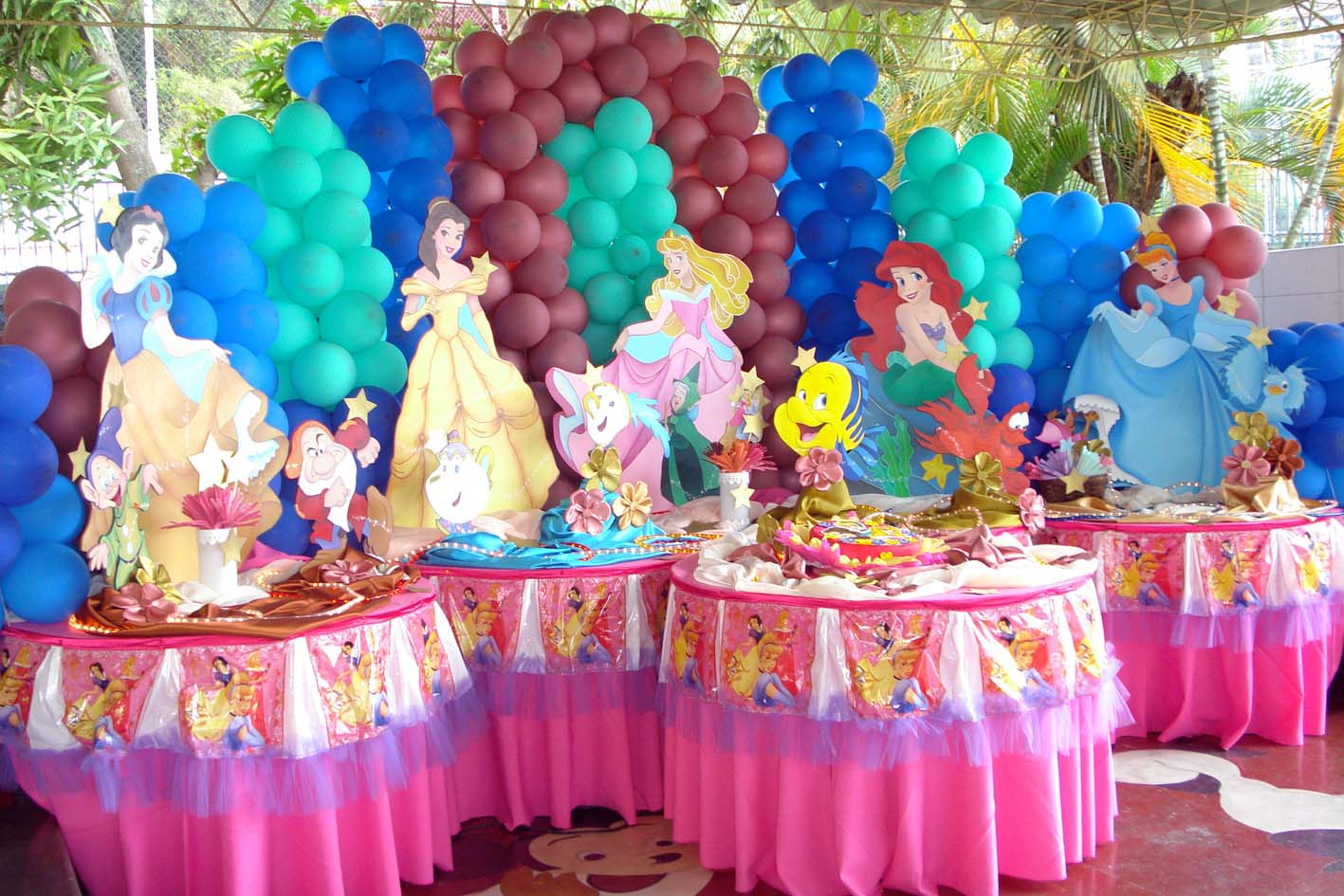 Mesas decoradas para fiestas infantiles princesas - Imagui