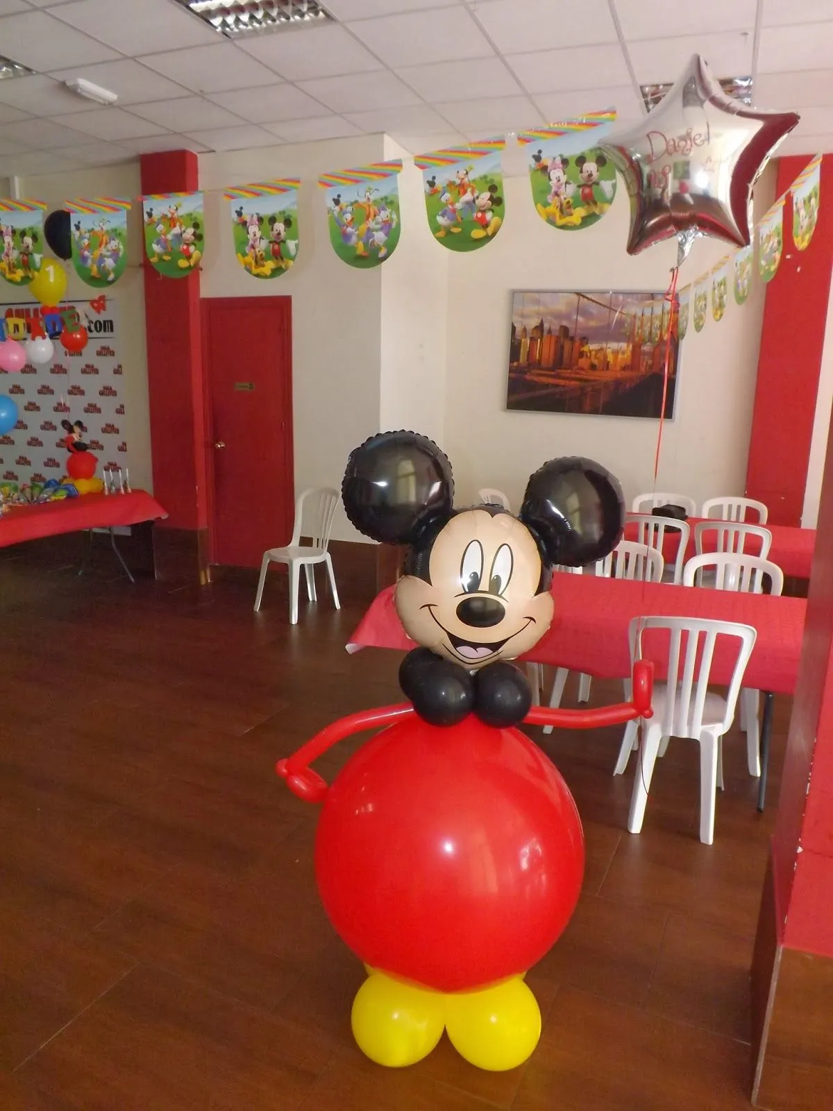 Decoraciones D'glObOs!: 1º Cumpleaños de Mickey D'glObOs!