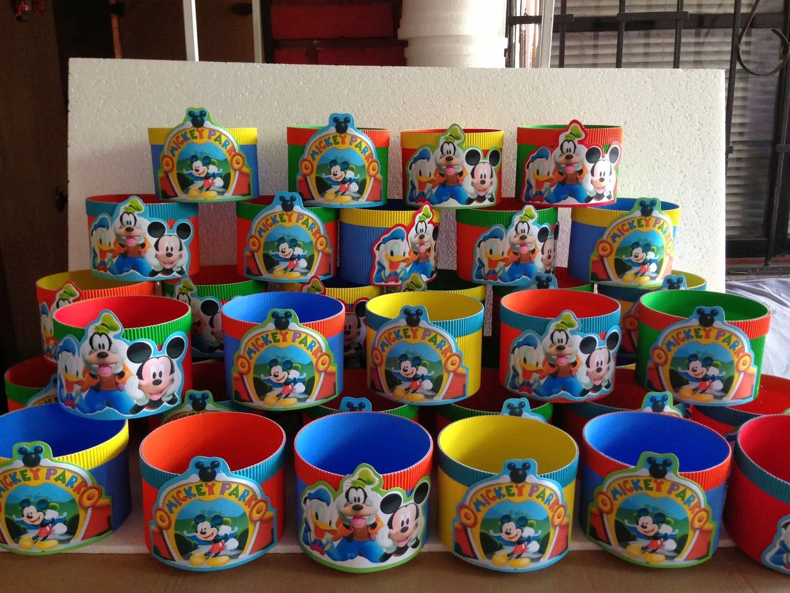 DECORACIONES INFANTILES: la casa de mickey mouse