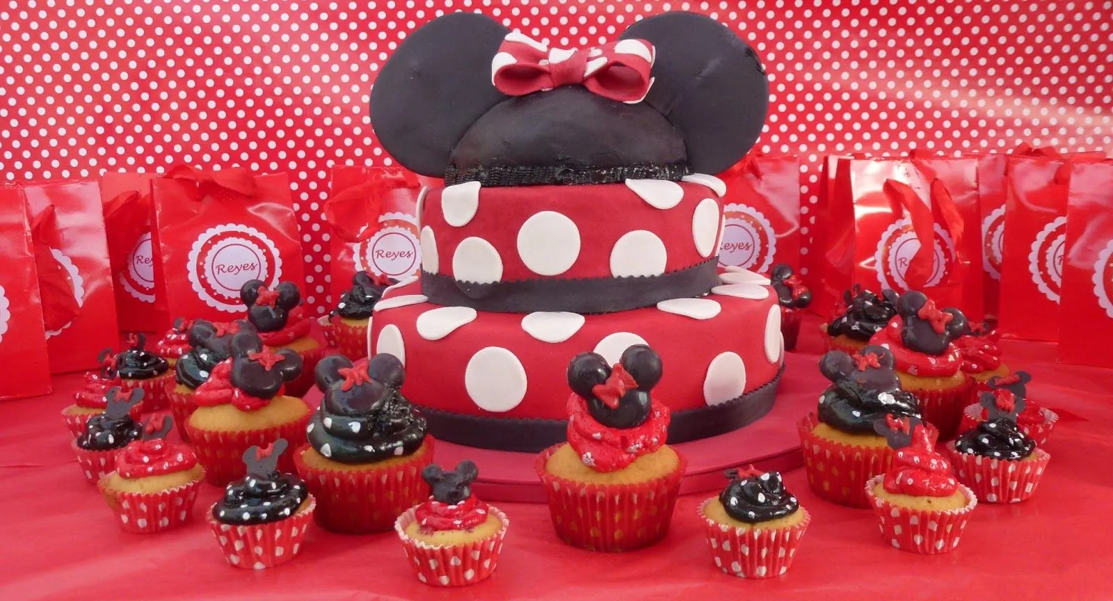 Decoración de Minnie roja para cumpleaños - Imagui