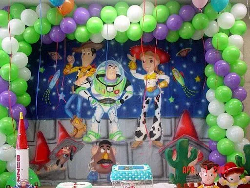 Decoraciónes de piñatas de Toy Story - Imagui