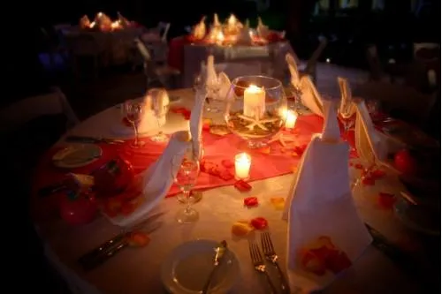 Cómo decorar una mesa para una cena romántica | Estilos de Decoración