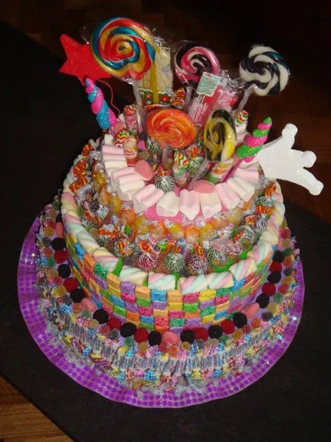 Pastel decorado con dulces - Imagui