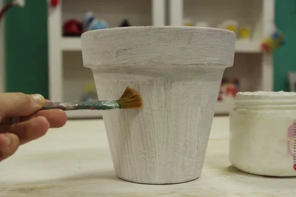 Cómo hacer un decoupage en una maceta - Revista OHLALÁ! - Revista ...