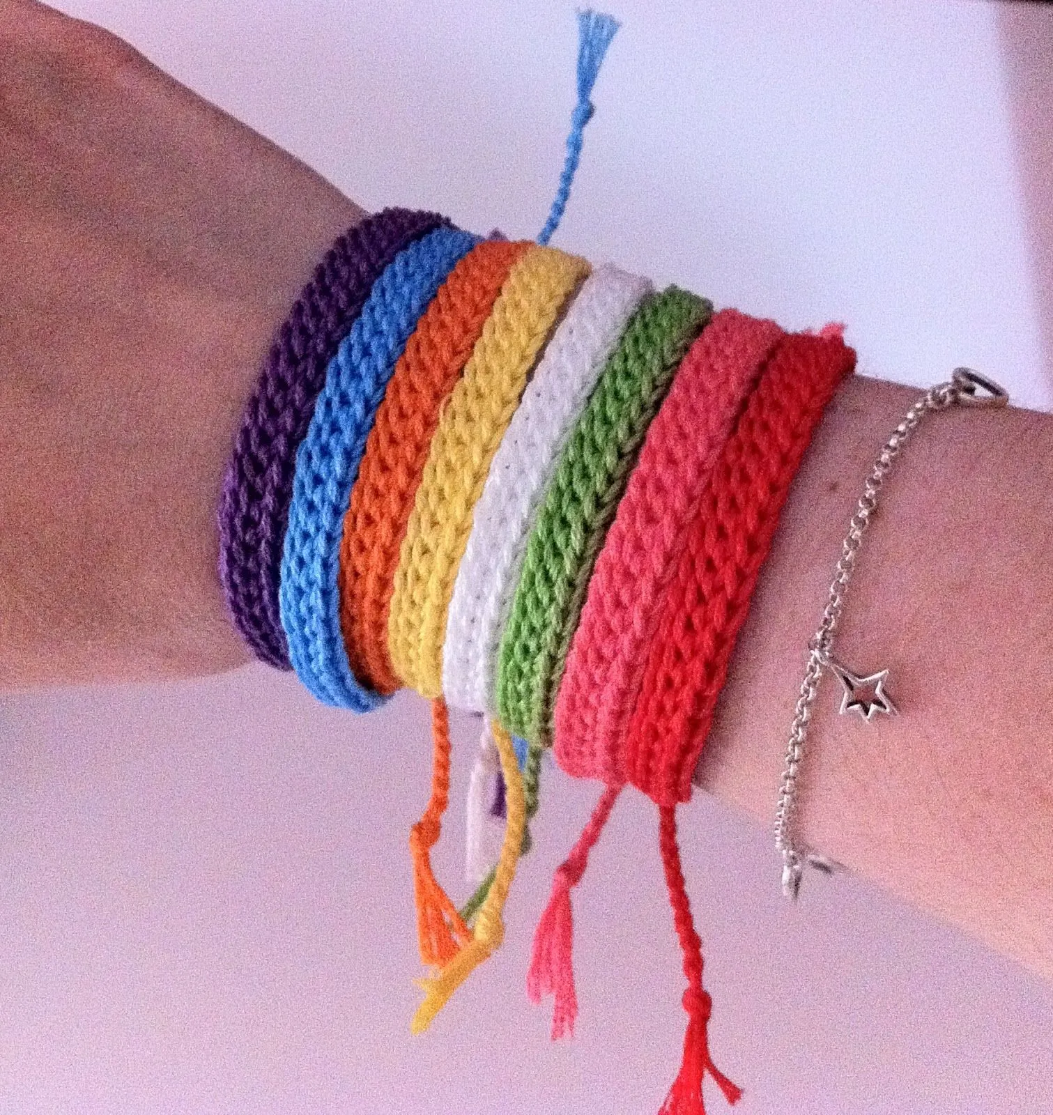 Pulseras tejidas a crochet - Imagui