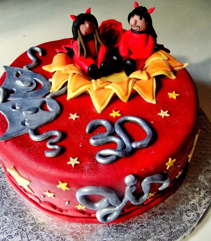 Delicious i Cupcakes: Tartas Diables y Tarta 25 años