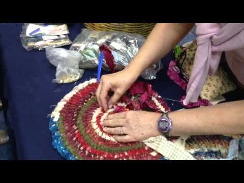 Demo - aguja para tapete- Expo Manualidades May13 - YouTube