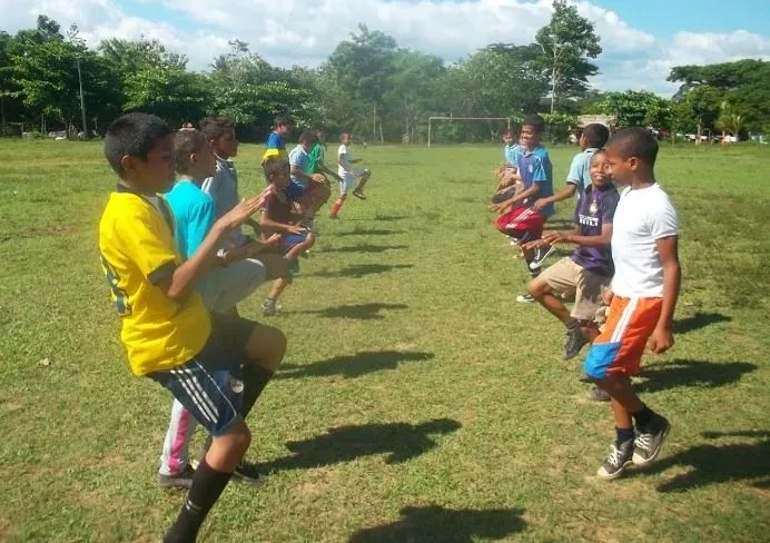 El deporte evita el reclutamiento de los menores por bandas ...