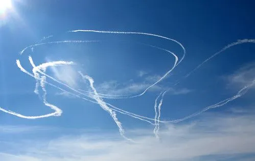 Deseos: Garabatos blancos sobre fondo azul