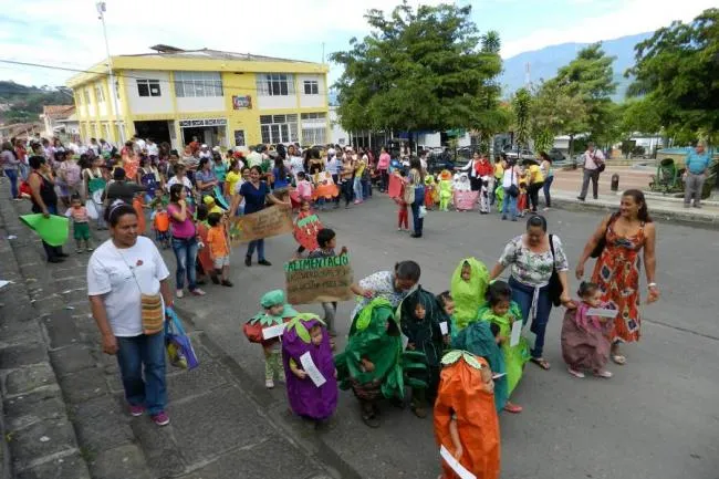 Desfile por las loncheras saludables en Socorro | Comunera ...