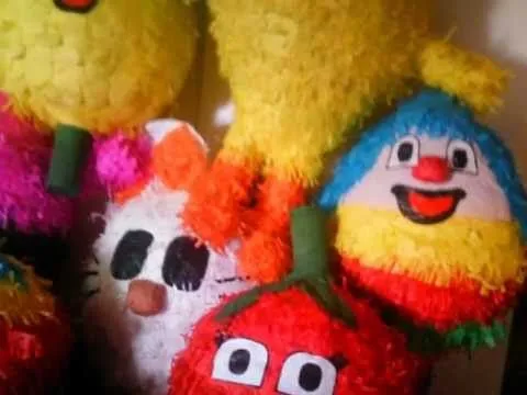 DESFILE DE LAS PIÑATAS DE GLOBOS" - YouTube