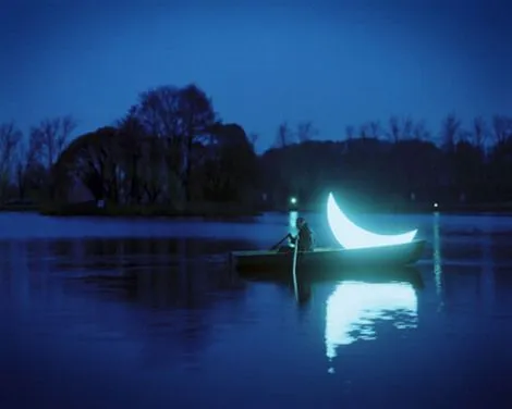  deslumbra y enciende a la luna con cerillas y velas. Las estrellas ...