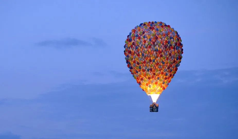 El tiempo esta después.: Globo aerostático