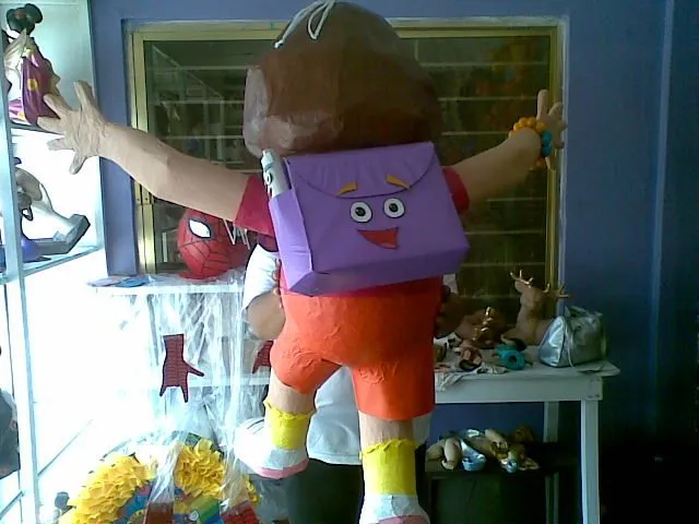 Destellos magicos sandrayahel: piñata dora la exploradora