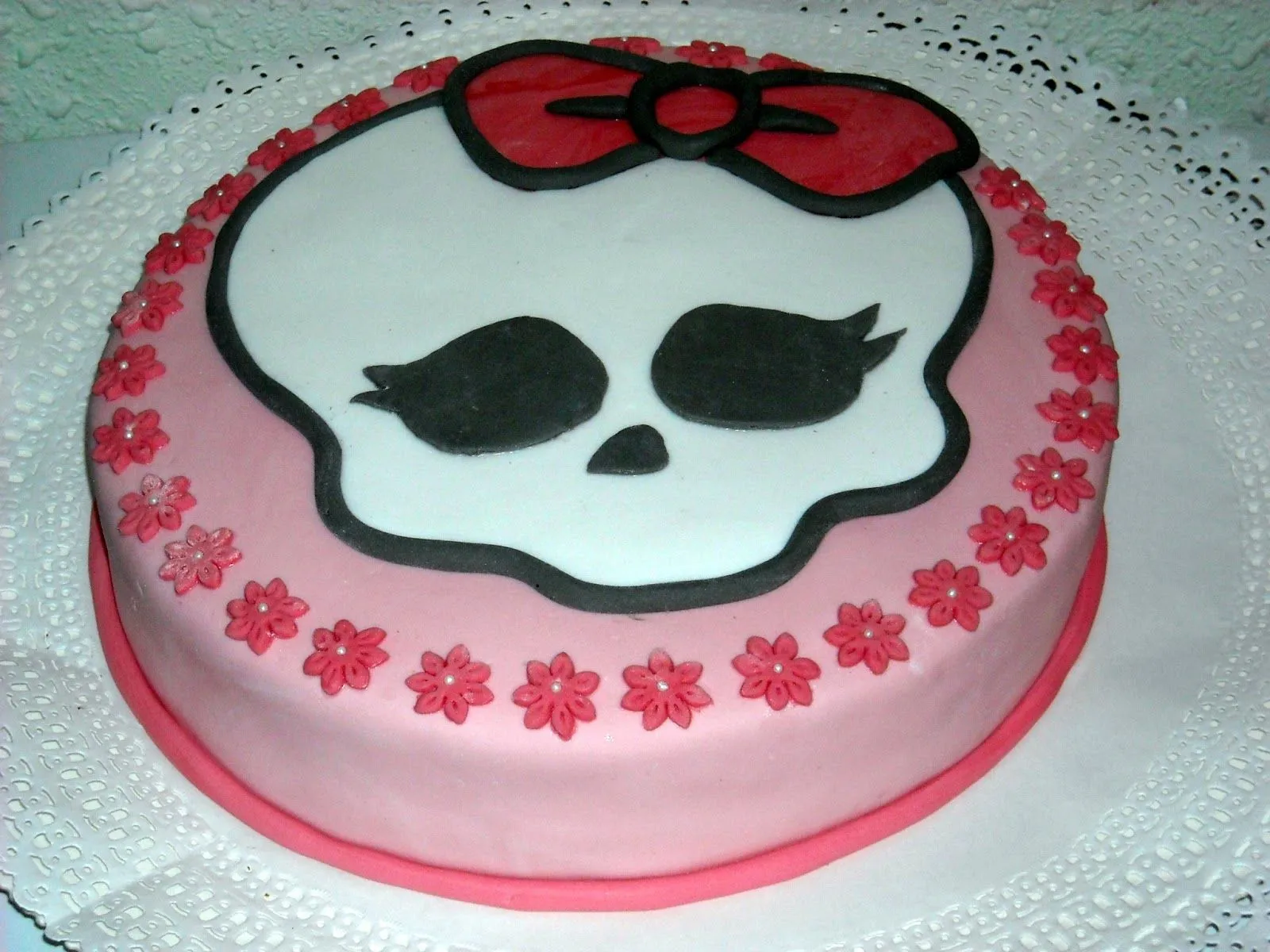 Detalles Dulces: Torta de Monster High (Bizcocho, ganache de ...