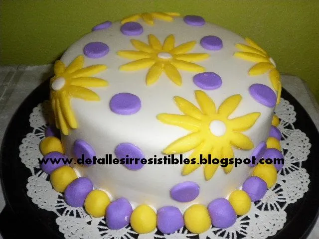 DETALLES IRRESISTIBLES: FONDANT CAKES O PASTELES DECORADOS CON FONDANT