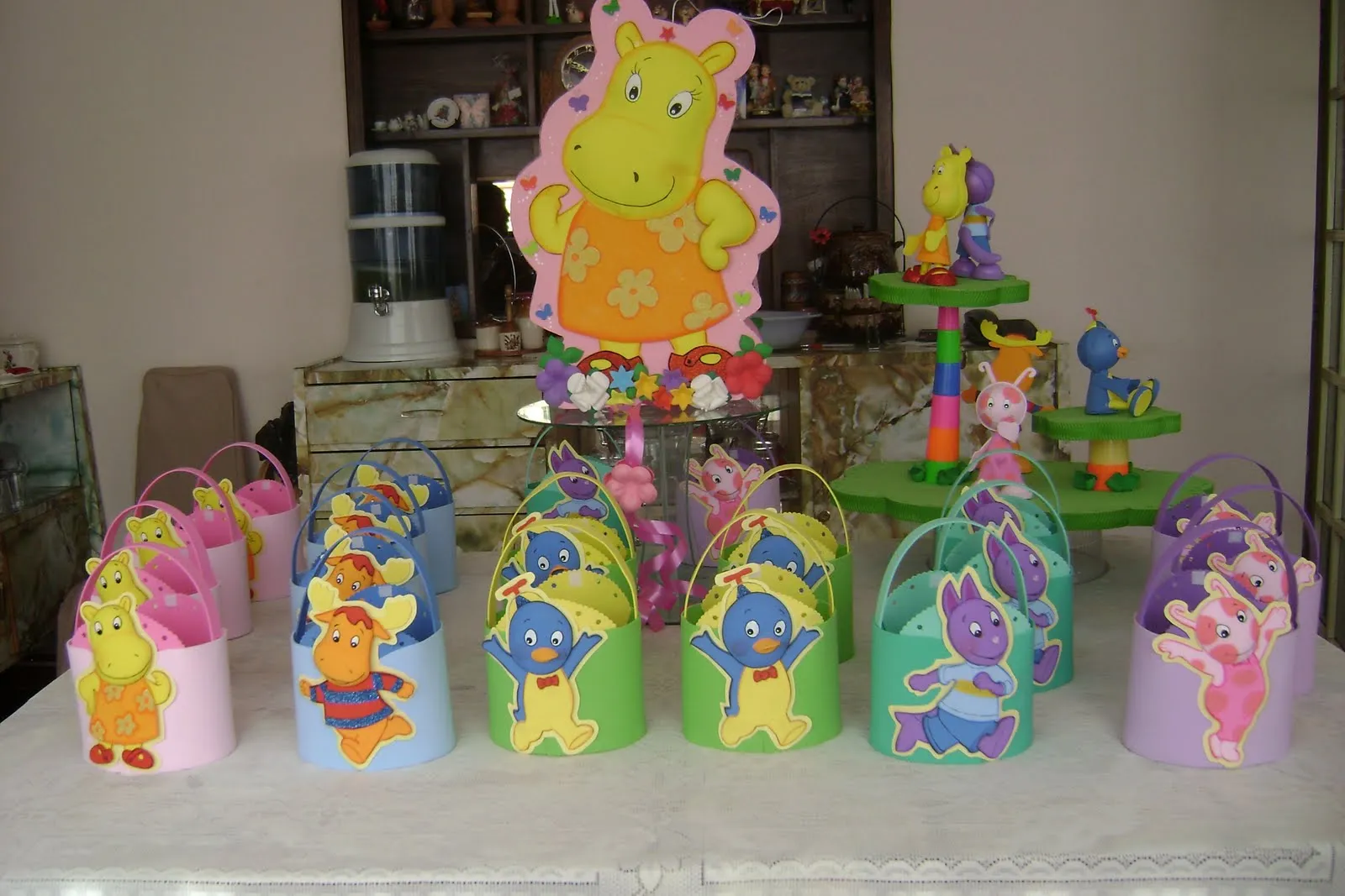 Pin Backyardigans Cotillon Cotillones Centros De Mesa on Pinterest