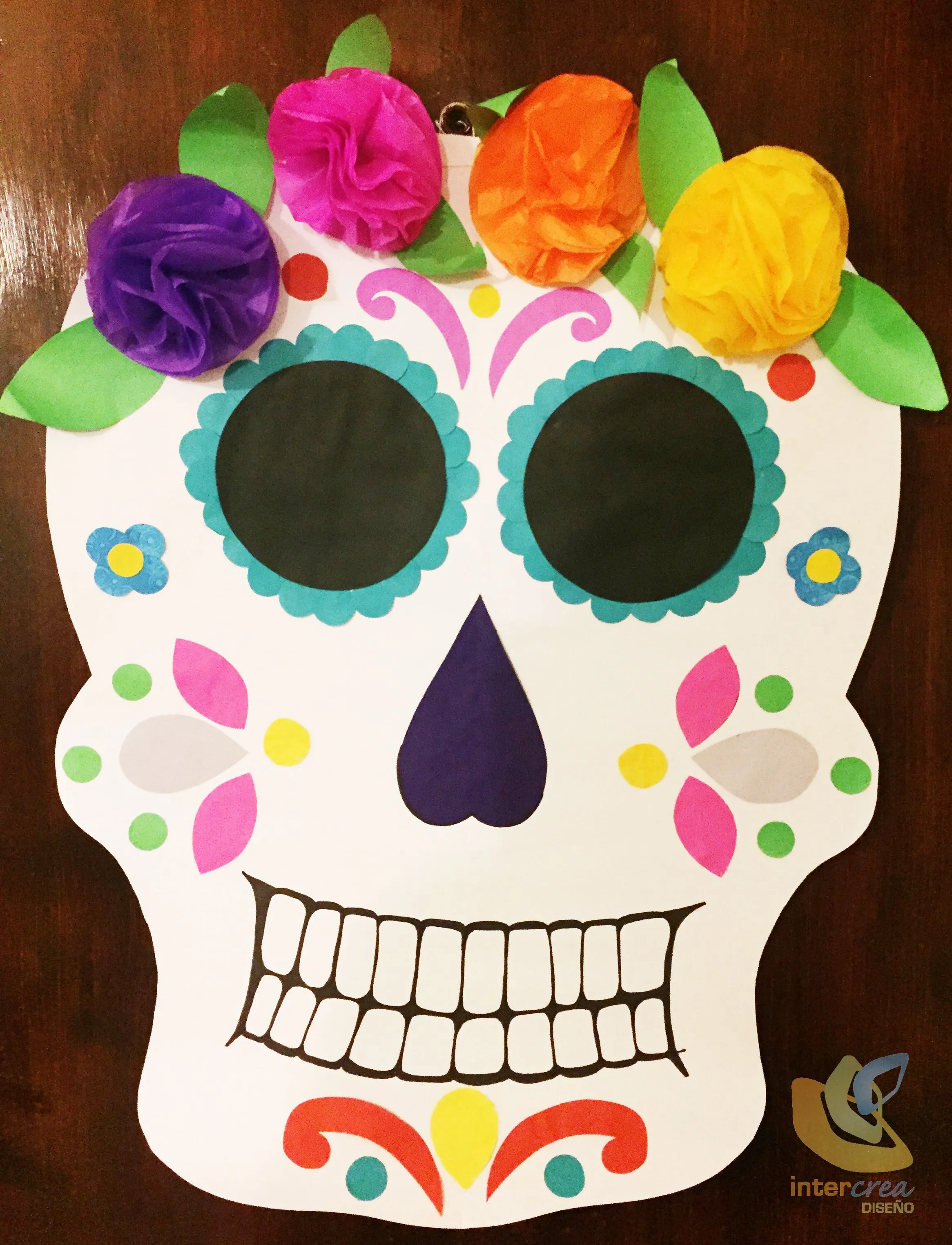 DíaDeMuertos #Calavera hecha con #papel para decorar altar | Como decorar  calaveras, Manualidades, Cosas de halloween