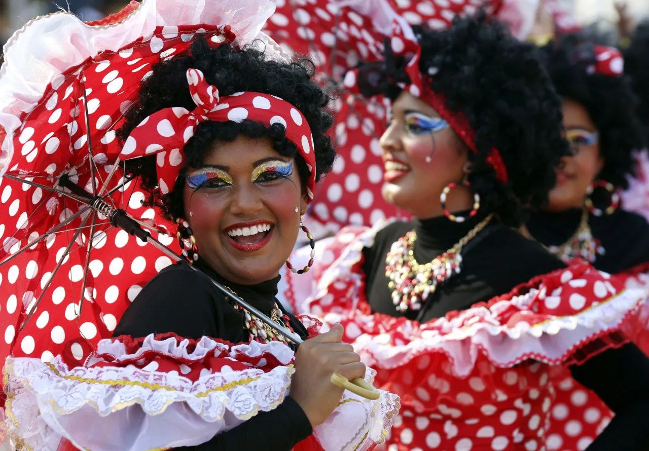 DIALOGO Y DEPORTES.NET: De Brasil a Macedonia: Carnaval Enciende ...