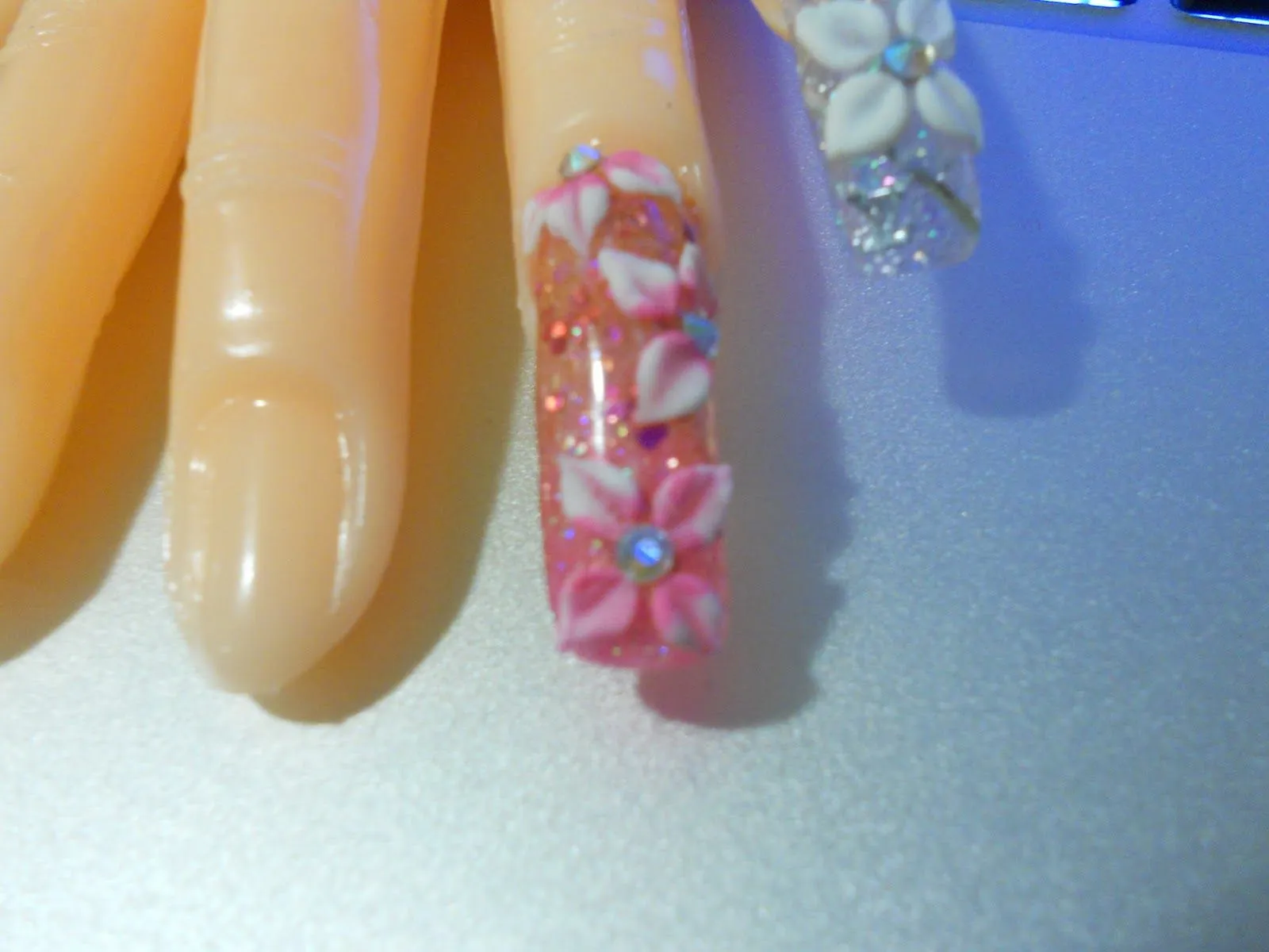 Diana's Nails: Flores Rosas 3D: $35 Full Set