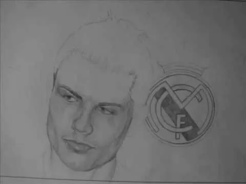 Dibujando a Cristiano Ronaldo en el Real Madrid - YouTube