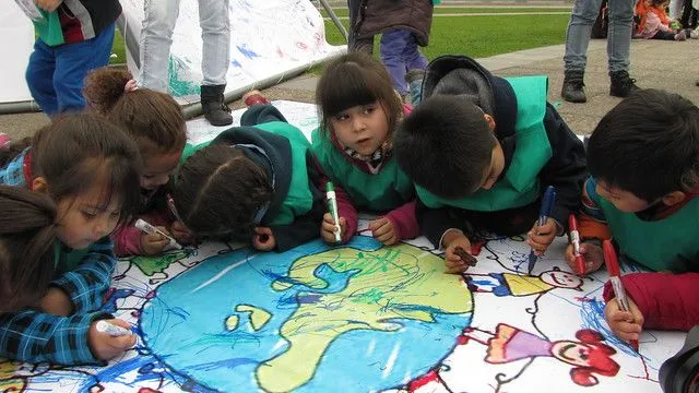 Gran dibujo por el derecho a la educación de la primera infancia ...