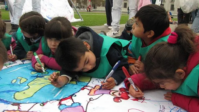 Gran dibujo por el derecho a la educación de la primera infancia ...