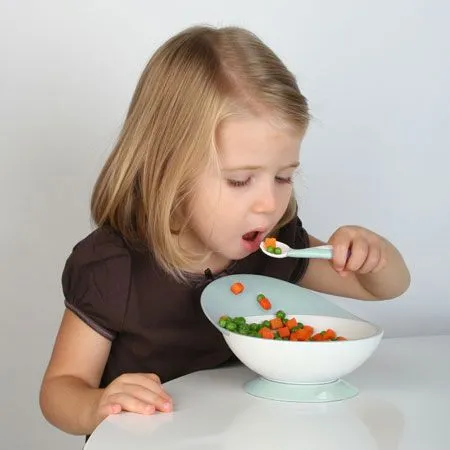 Dibujos niños comiendo - Imagui