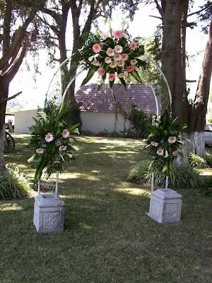 Dígalo con flores: Arco con flores