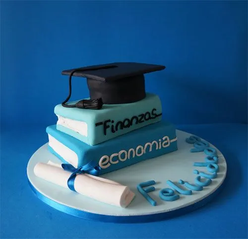 Un diploma y un birrete para el chico -“Algún día te pediré un ...