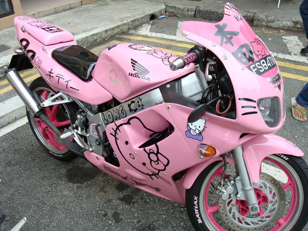 Directamente desde el infierno de Hello Kitty | moto por moto