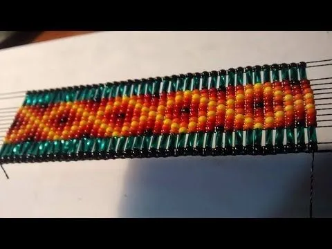 Como hacer un Nuevo diseño de pulseras en mostacilla - YouTube ...