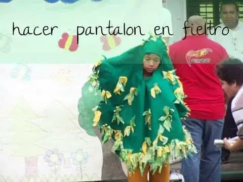 Disfraz de árbol con material reciclable - Imagui