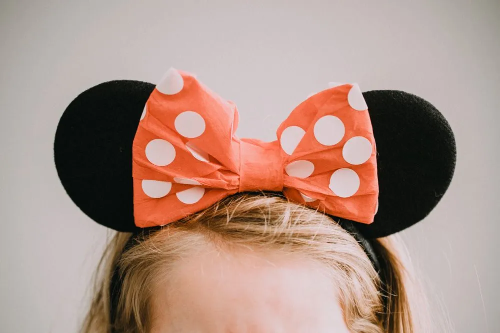 DISFRAZ DIY MINNIE MOUSE CON PAPEL CREPÉ - My Little Monde - Blog de  Maternidad y Lifestyle | Bodas, Moda y Belleza