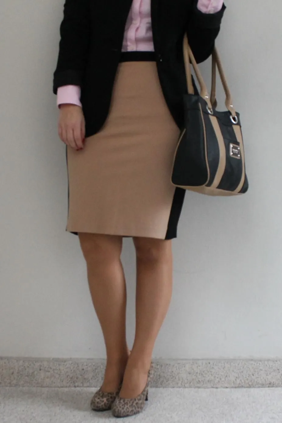 Divina Ejecutiva: MIs Looks: La falda bicolor