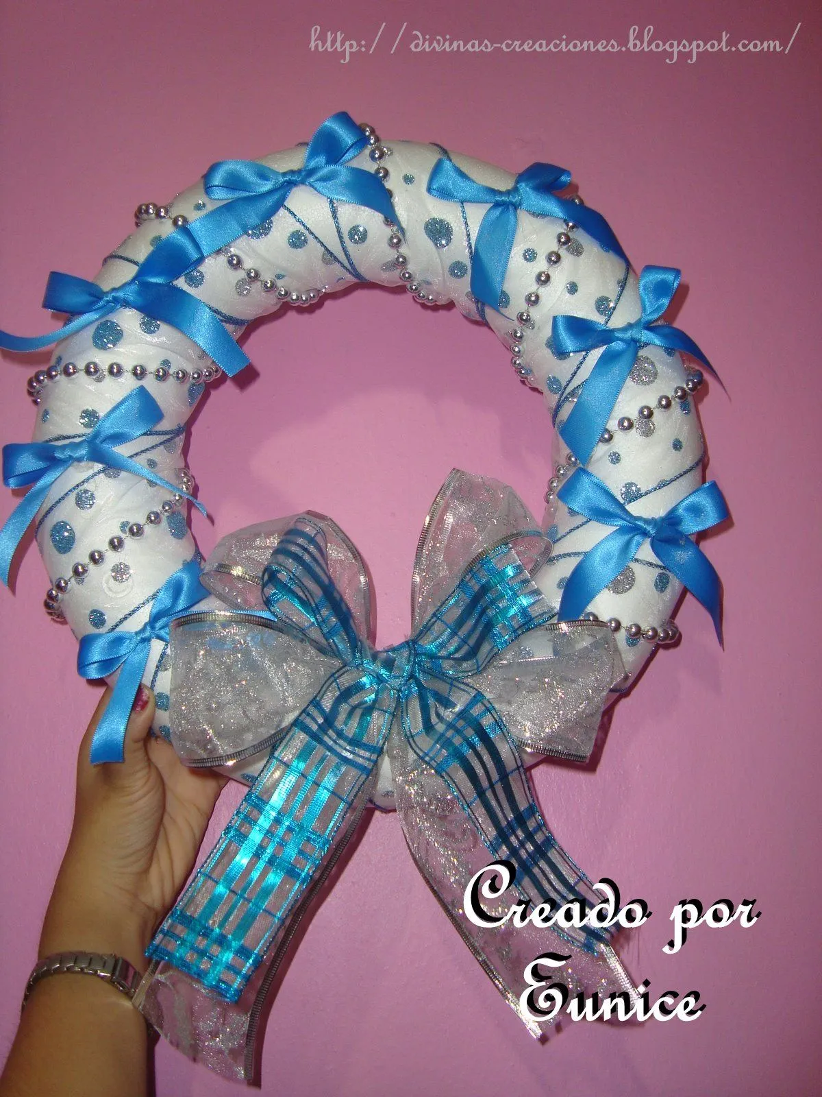 Divinas Creaciones: ** Corona Navideña Azul